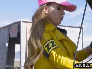 Huge tits car mechanic Nikki Benz anal xxx movie vid in the desert